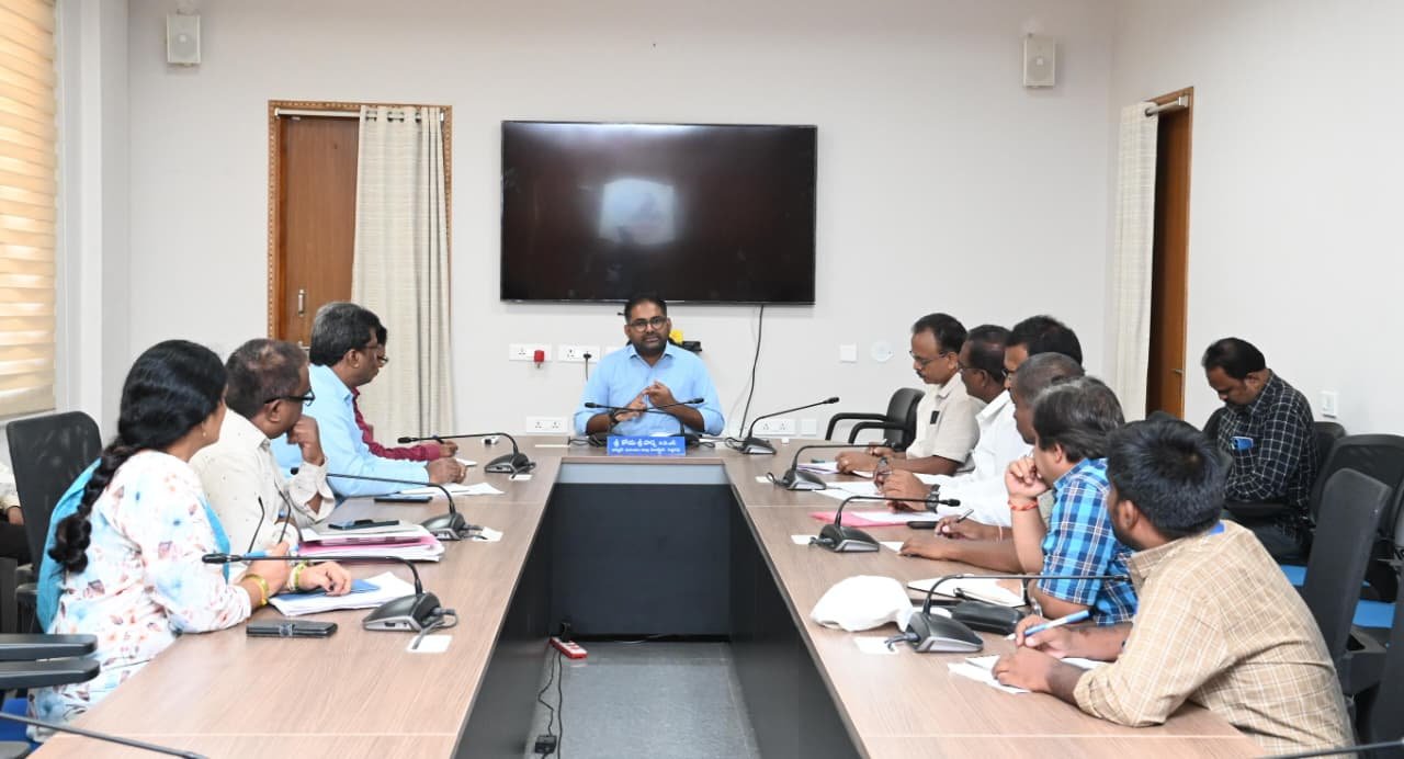 నాణ్యమైన విద్య ఫలాలు 100 శాతం ప్రజలకు చేరాలి... జిల్లా కలెక్టర్ కోయ శ్రీ హర్ష  5 నుండి 10 సంవత్సరాలు నిలిచేలా మౌలిక వసతుల 